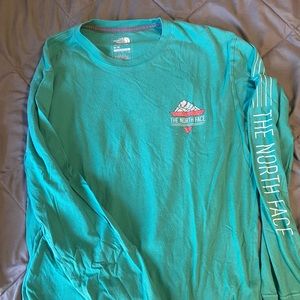 Men’s Medium North Face Long Sleeve Shirt